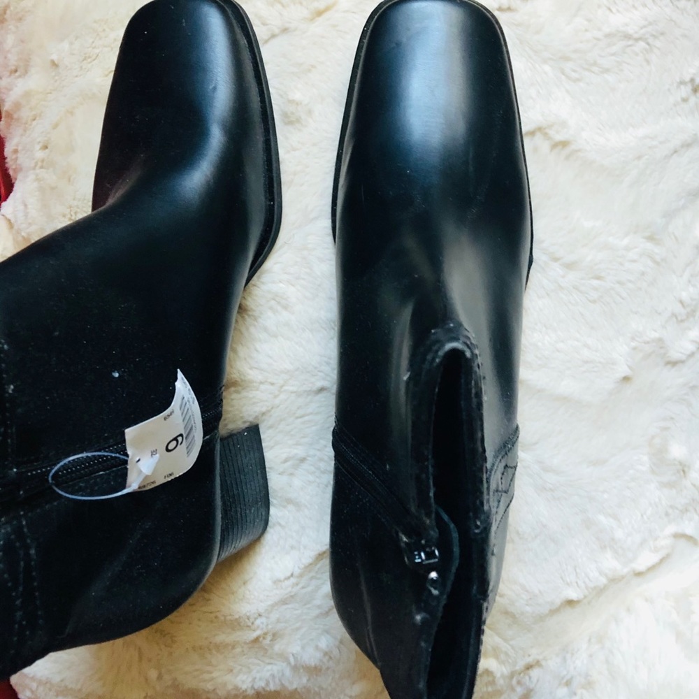 NWT🖤 Footstar Booties 🖤